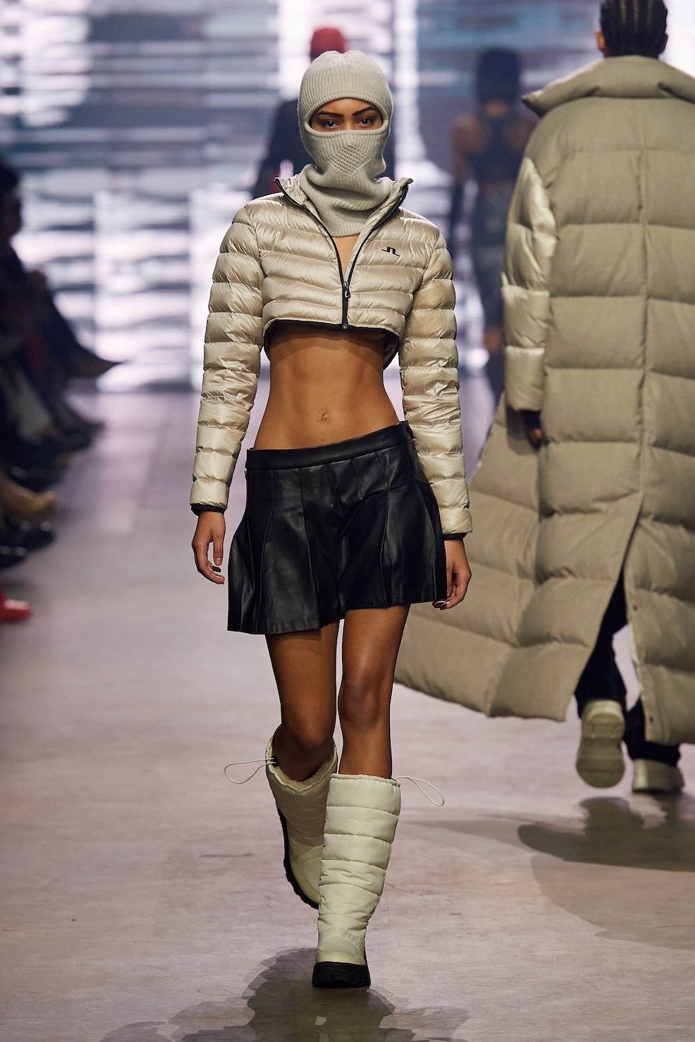 New York Fashion Week Style: From Midriffs to Snow Boots - The New